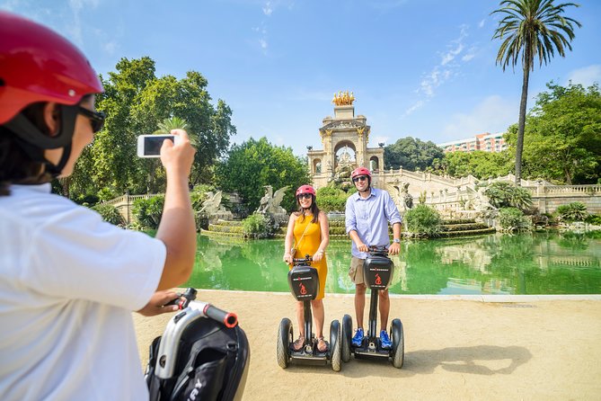 2,5h Barcelona Gaudí Segway Tour - Sagrada Família and the final landmarks