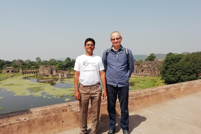 2 day tour from Mumbai to architectural wonder of Mandu - Day 1: An evening flight and Indore’s Rajwada