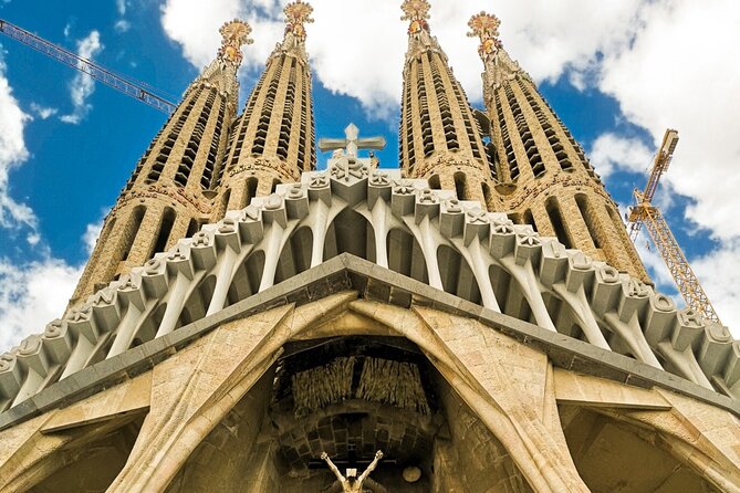 2-Day Tour: Gaudi & Sagrada Familia + Montserrat & Winery - Day one starts in Barcelona’s old center