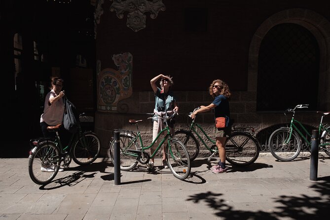 3-Hour Private Gaudi Bike Tour - Plaça Reial and Palau Güell: Gaudí before the big icons