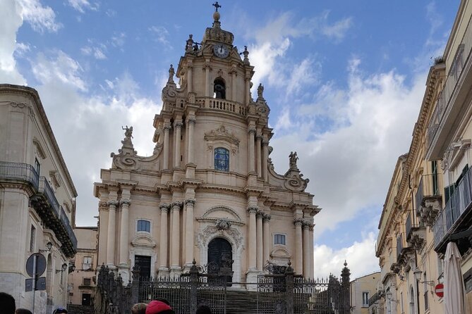 3-hour walking tour Discovering Ragusa Baroque - The old portal of Saint George