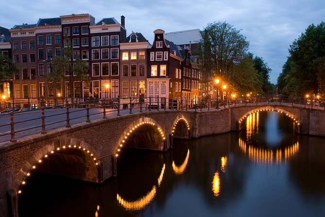 Amsterdam Architecture Tour - Reading Amsterdam’s canal houses