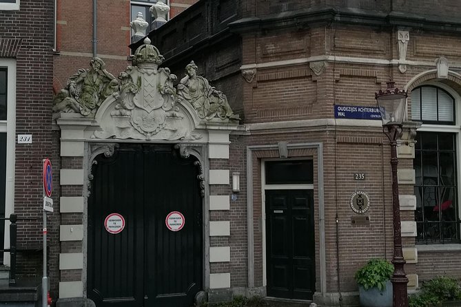 Amsterdam Walking Tour. All about History, Architecture, Traditions & Anecdotes. - Oudemanhuispoort and the city’s institutions