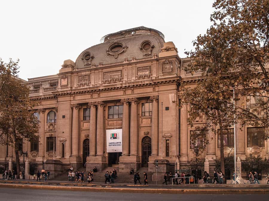 An Architect's Tour of Downtown Santiago - Barrio Lastarria and the cultural side of central Santiago