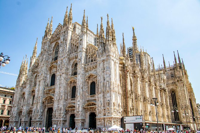 Architectural Milan: Private Tour with a Local Expert - Gae Aulenti Square and the new Milan