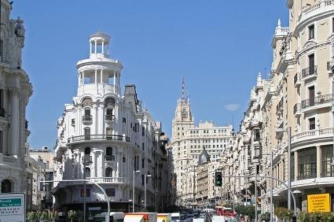Architecture tour Gran Vía from its best rooftops 20thC - Key points to know before booking