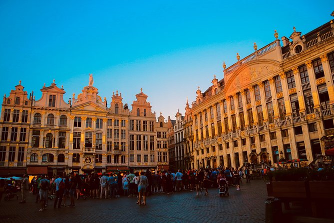 Architecture Tour of Brussels - The Bourse and the changing role of a city square