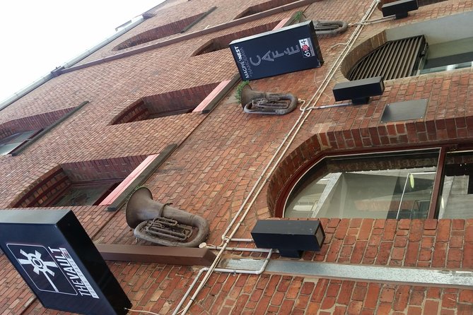 Architecture Tour of Melbourne - What the guides add to the walk