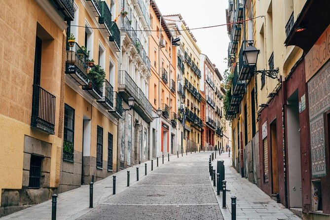 Architour through Lavapiés and Rastro with an architect - The 1930s rationalist Imprenta Municipal