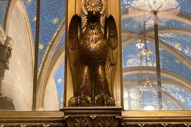 Art Deco and Architecture Midtown Landmarks Tour - Rockefeller Center provides a strong finish
