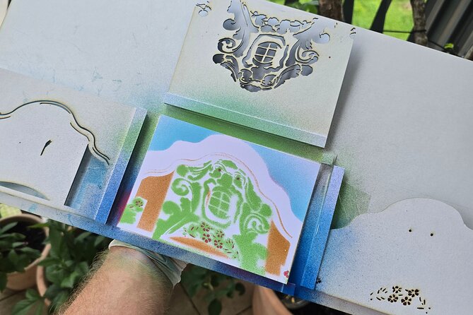 Art Nouveau Meets Street Art in Munich (Max. 12 guests) - Meeting Philipp on Georgenstraße