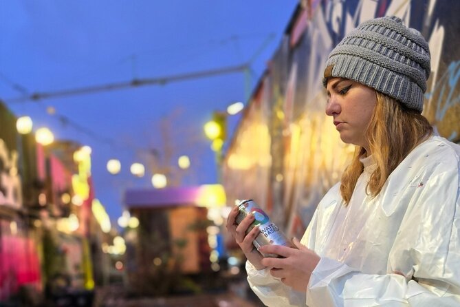 Art Nouveau Meets Street Art in Munich (Max. 12 guests) - Making four spray-painted postcards