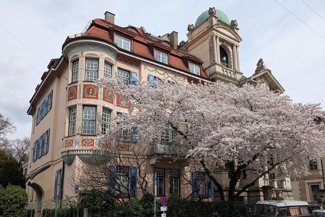 Art Nouveau Meets Street Art in Munich (Max. 12 guests) - Who will enjoy this experience most