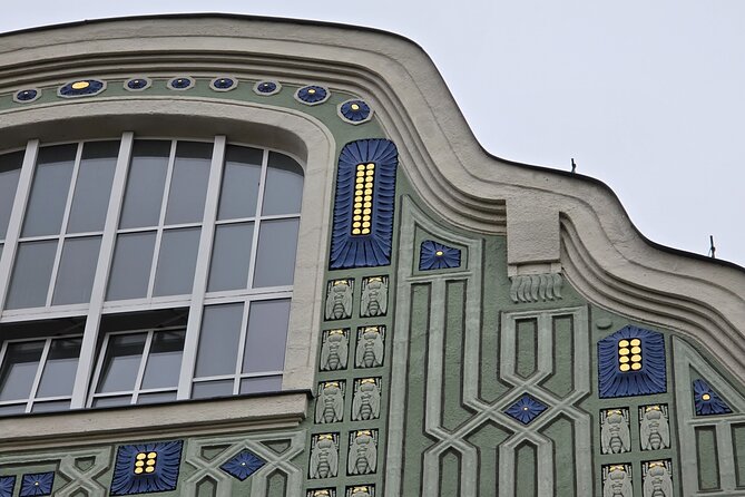 Art Nouveau Meets Street Art in Munich (Max. 12 guests) - Practical details that affect your choice