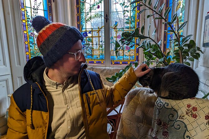 Art Nouveau Treasures of Budapest – Exclusive Private Tour - The private apartment and the Miksa Róth window