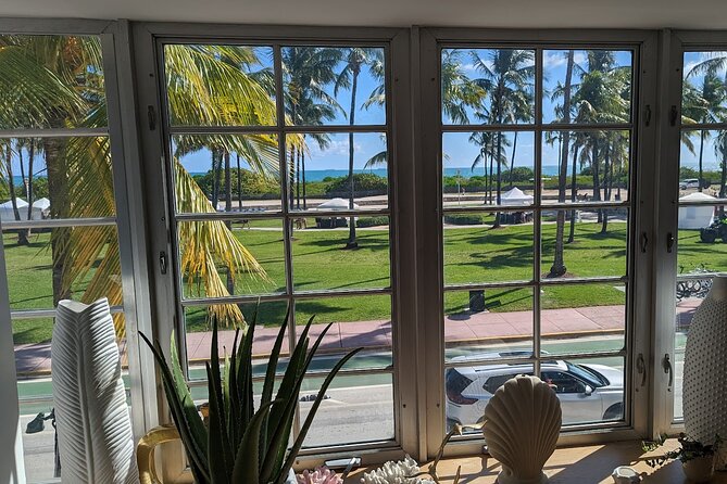Award-winning Art Deco & Neon Lights Walking Tour in Miami Beach - Why this Miami Beach walk is more than a neon photo stop