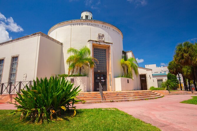 Award-winning Art Deco & Neon Lights Walking Tour in Miami Beach - Film locations, crime stories, and local character