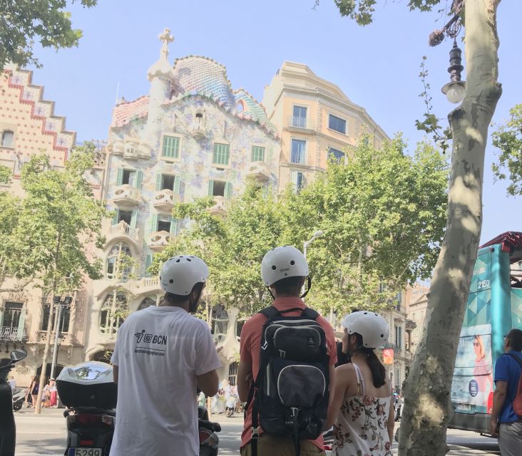 Barcelona: 2.5-Hour Gaudí Segway Tour - A quick escape into Gràcia