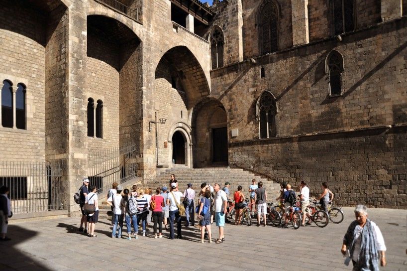 Barcelona 2-Hour Gothic Walking Tour - Saló del Tinell and the stories behind the stones