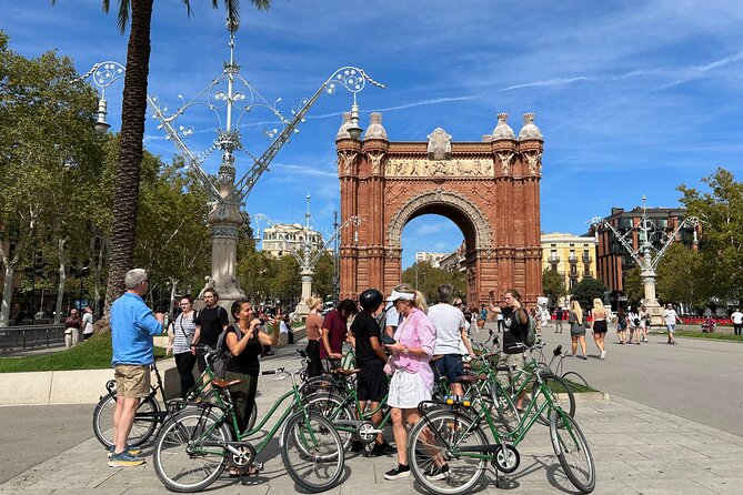 Barcelona 3-hour Bike or E-Bike Tour: Gaudí By Bike - Finishing with Casa Calvet