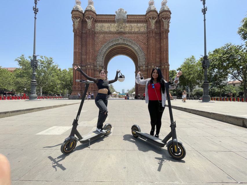 Barcelona: 3-Hour Sagrada Familia eScooter Tour - A fast introduction to Barcelona by eScooter