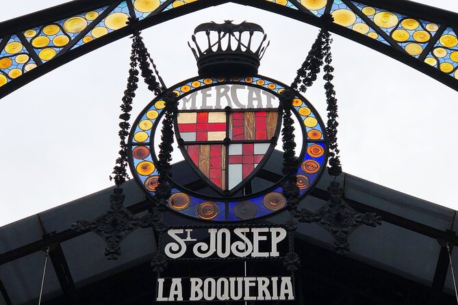 Barcelona all included: Sagrada, Park Güell, Montjuic & Gothic - Starting at La Boqueria and La Rambla