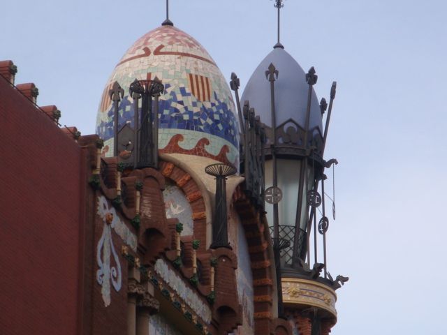 Barcelona: Art Nouveau & Gaudí Tour - Passeig de Gracia and the Block of Discord