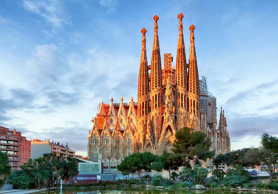 Barcelona Beyond Gaudí: Modernism, Rooftops, and Hidden Gems - Casa Amatller and the story behind the chocolate