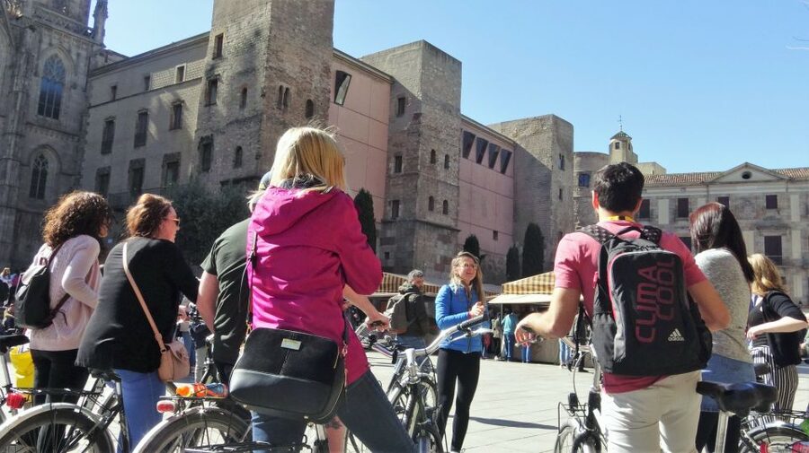 Barcelona: Bike Tour & Sagrada Familia Skip-the-Line Tickets - Pedaling through the Gothic Quarter