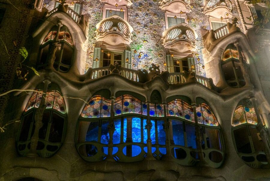 Barcelona: Casa Batlló 'A Winter Night' Experience - Key points at a glance