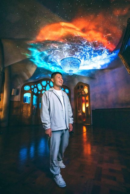 Barcelona: Casa Batlló 'A Winter Night' Experience - The Gaudí Dome and its hundreds of screens