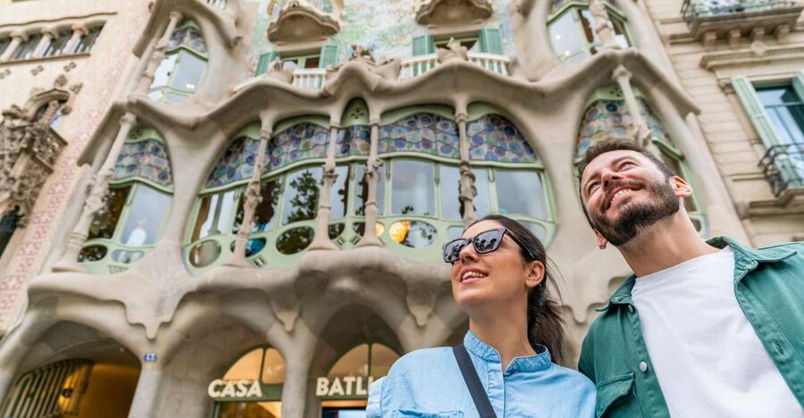 Barcelona: Casa Batlló Be The First Entry Ticket - Gaudí’s rooms, light, and changing perspectives