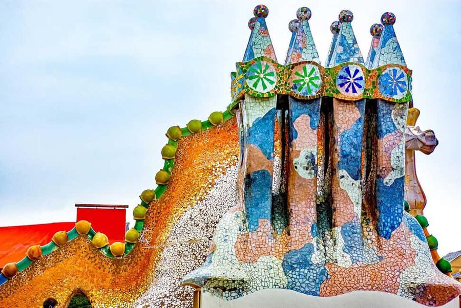 Barcelona: Casa Batlló Early Access Guided Tour - The Batlló family residence shows the house as a home