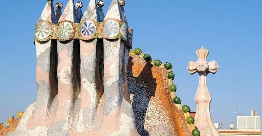 Barcelona: Casa Batlló, La Pedrera, & Chocolate Tasting Tour - Chocolate Amatller: a sweet pause with a local connection