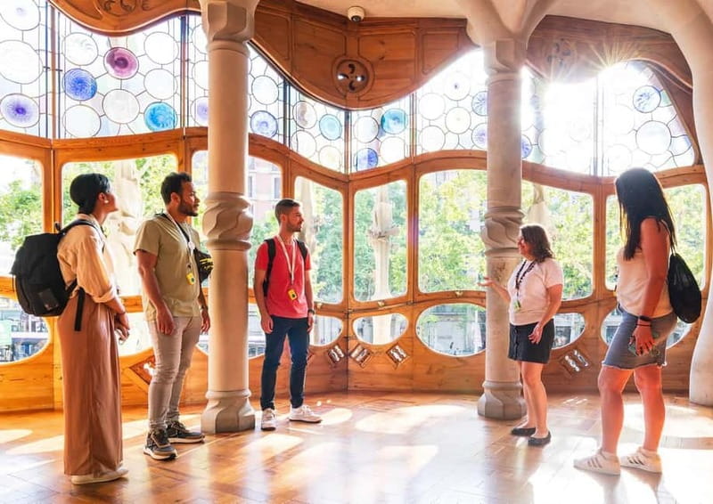 Barcelona: Casa Batlló Tour and Optional White Rabbit Museum - Inside the main floor and the Batlló family home