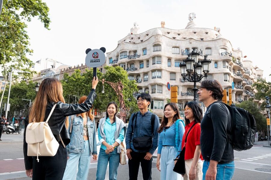 Barcelona: Casa Vicens, Pedrera, and Casa Batlló Guided Tour - Three Gaudí houses, one compact morning