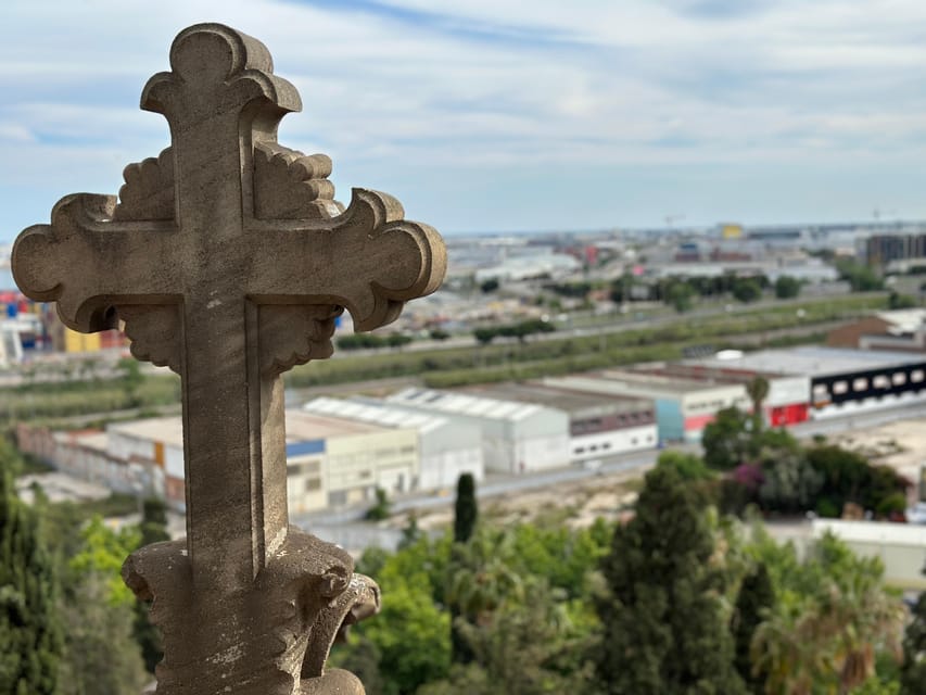 Barcelona: Cemetery Tour - Gothic Graves & Local History - Fossar de la Pedrera and the Civil War connection