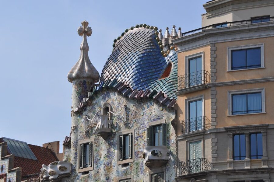 Barcelona: Discover Gaudi Architectural Guided Tour - What this Barcelona architecture walk actually gives you