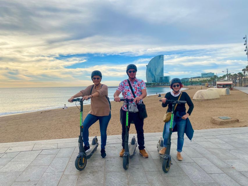 Barcelona: E-Scooter Gaudí & the Sea Tour - La Monumental, Arc de Triomf, and Ciutadella Park