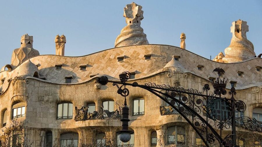 Barcelona: Evening Walking Tour in the Gaudi Area with Tapas - What the $100 price really covers
