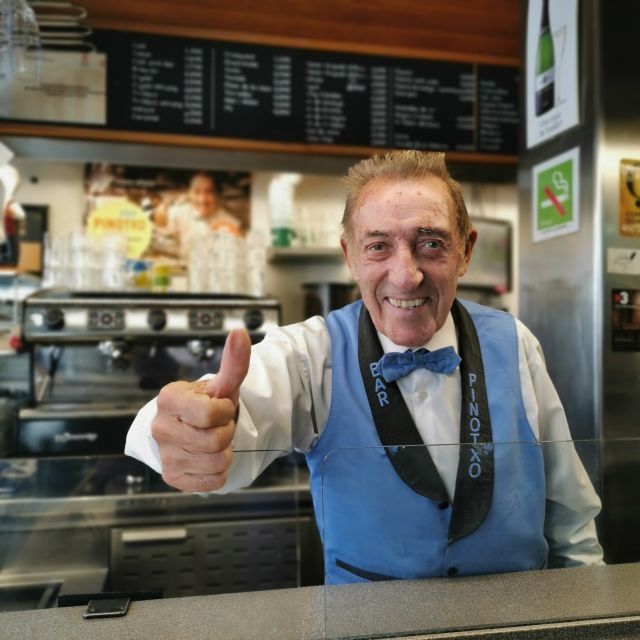 Barcelona: Foodie Walking Tour with Sagrada Familia Tickets - Who will get the most from this tour?