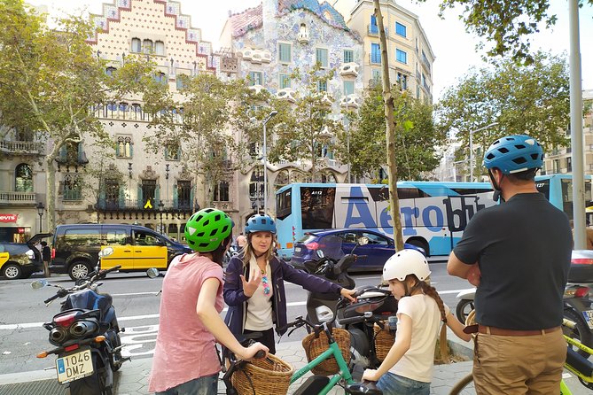 Barcelona Gaudi Guided Small Group E Bike Tour - Why an e-bike is a smart way to meet Barcelona