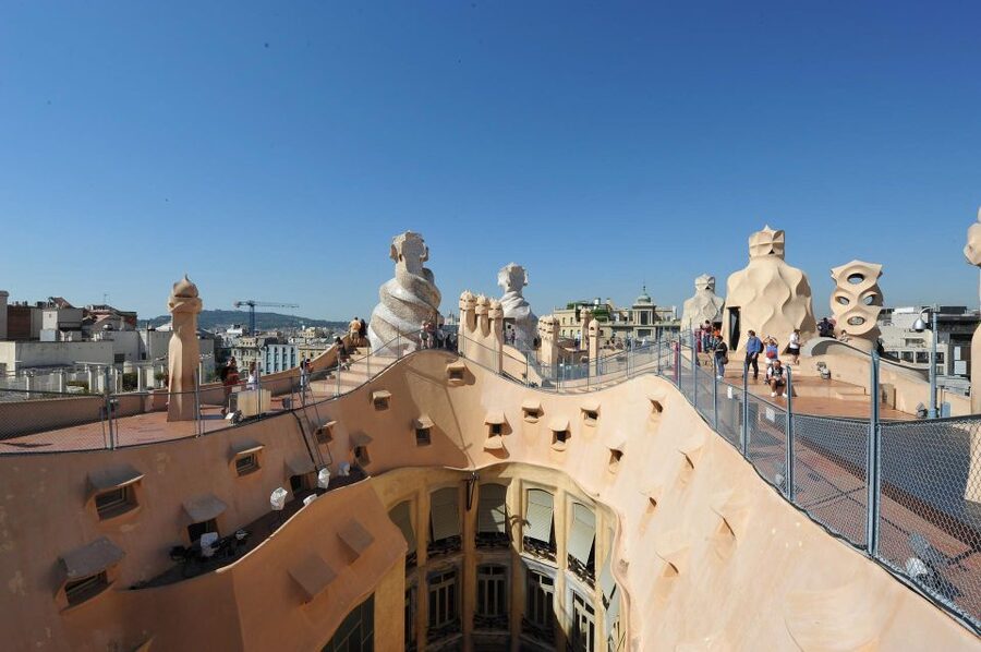 Barcelona: Gaudí Houses & Sagrada Familia Tour - Casa Vicens, Gaudí before he became Gaudí
