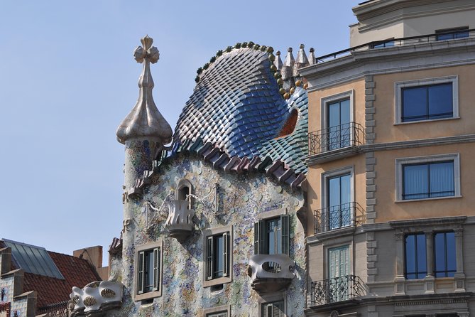 Barcelona & Gaudi. Regular Tour - Casa Milà and the logic of La Pedrera