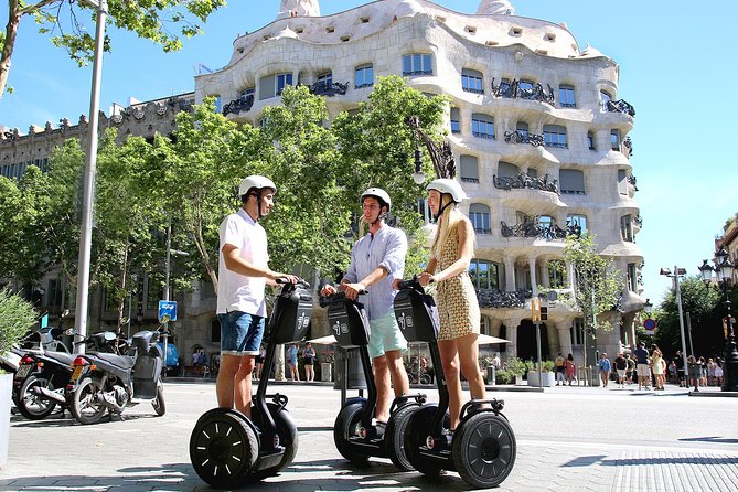 Barcelona: Gaudí Segway Tour - Port Vell and Barcelona Face