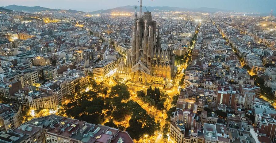 Barcelona: Gaudí Sightseeing Guided Segway Tour - Why this route works for seeing Barcelona