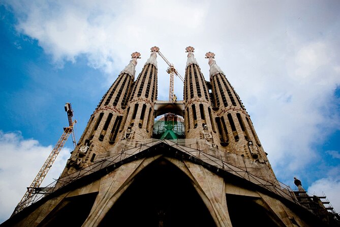 Barcelona: Gaudí, Tapa, Drink & Hidden Architectural Gems - El Nacional and Barcelona’s food culture
