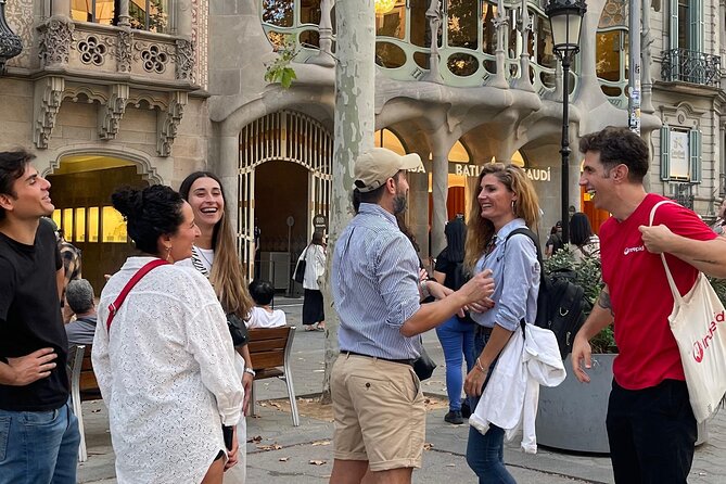 Barcelona: Gaudí, Tapa, Drink & Hidden Architectural Gems - The Mansana de la Discordia