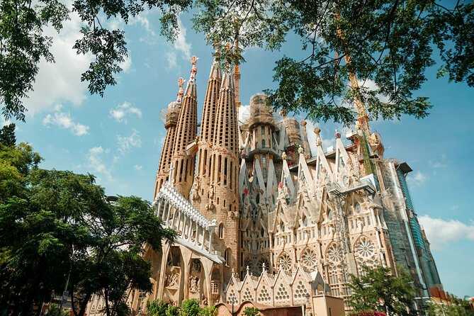 Barcelona: Gaudí, Tapa, Drink & Hidden Architectural Gems - Sagrada Família from the outside