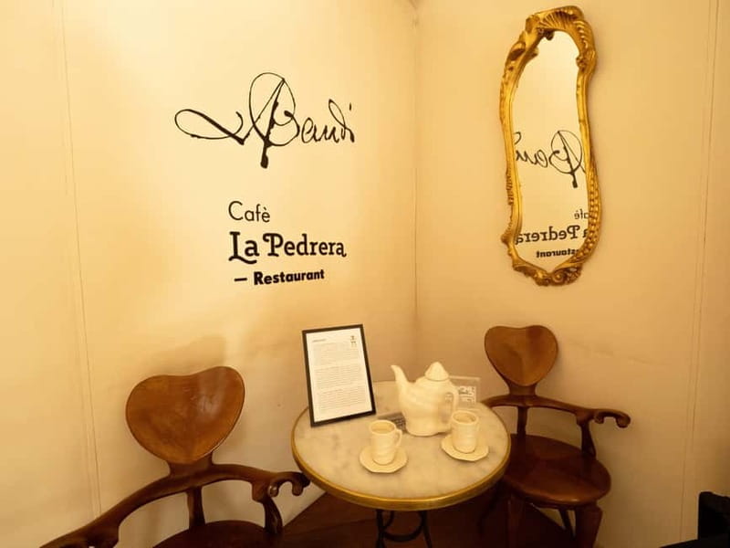 Barcelona: Gaudi Tapas & Wine Tasting Small Group Tour - Rambla de Catalunya: a calmer link in the route
